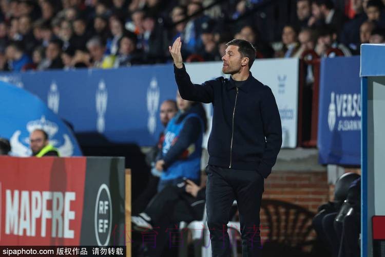 穆努埃拉解释了对德容的直接红牌:西班牙超级杯决赛风波再起 穆努埃拉解释了对德容的直接红牌:西班牙超级杯决赛风波再起